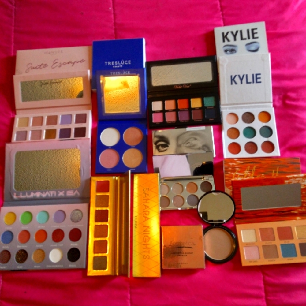 High-end makeup bundle